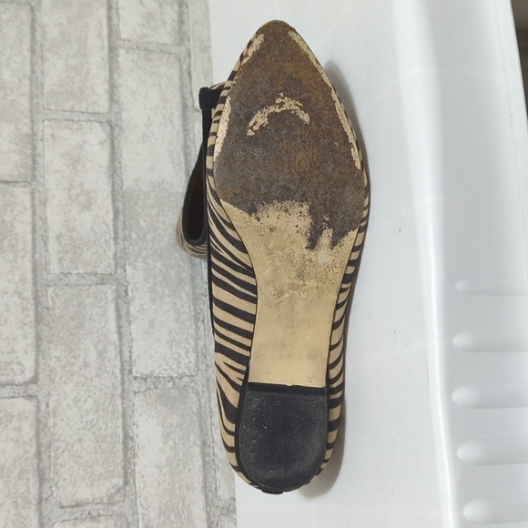 Ann Marino by Bettye Muller Zebra Faux Fur Pointed Toe Flats Size 7.5 - Picture 7 of 11